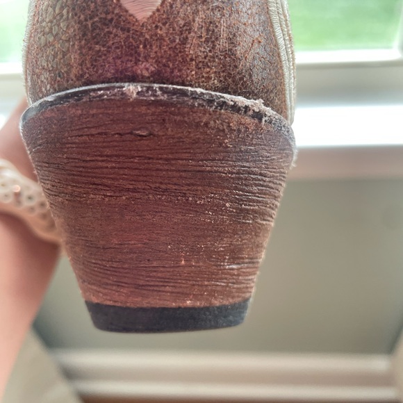 Women's Corral Distressed Brown with Embroidery Boots R1974 Size 5.5 - Picture 14 of 15